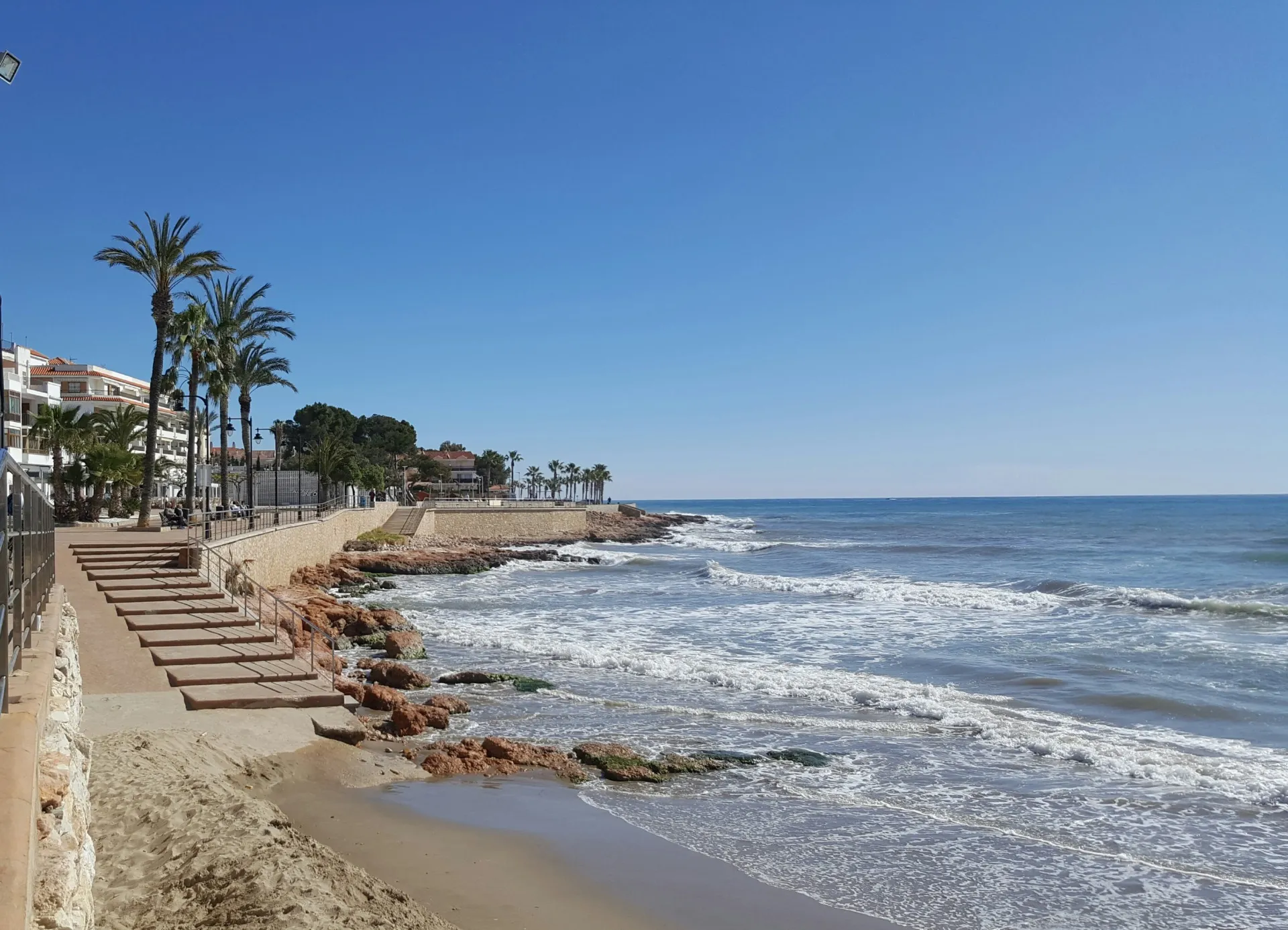Paseo marítimo de Alcossebre fuera de la temporada alta